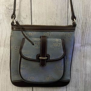 Dooney & Bourke Letter Carrier crossbody color blue.